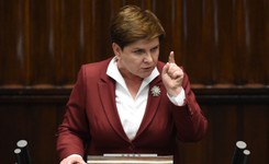 Beata Szydło w Sejmie: Wolimy wspierać polskie rodziny niż zagraniczne korporacje