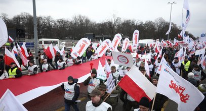 Politycy PiS i Konfederacji pojawili się na proteście rolników. "Rząd unika działania" [WIDEO]