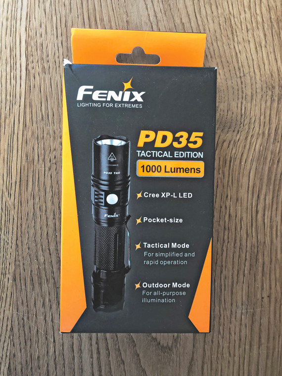 Test latarek LED: Fenix PD35 