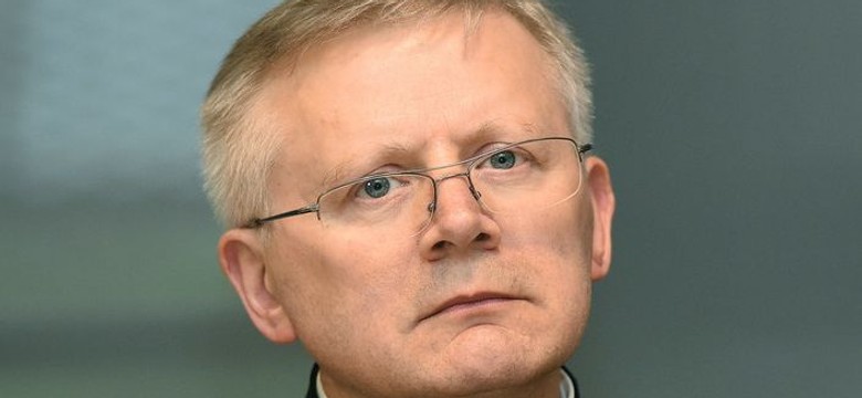 Ks. Zieliński: Krzyż z puszek, sikanie na znicze, prowokacje - brak pomnika w Warszawie był czymś nienormalnym