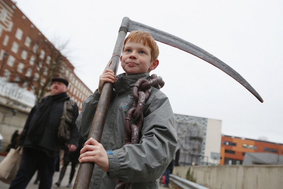 Wielka wyprzedaż narzędzi tortur i przerażających gadżetów