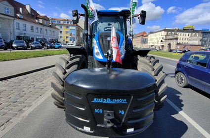 Rolnicy nagle przestali kupować drogie traktory