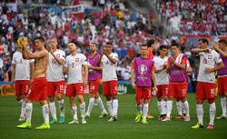 Polscy piłkarze po zwycięstwie z Ukrainą do hotelu wrócili taksówkami niemal nad ranem