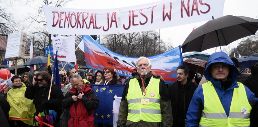 Marsz KOD w stolicy. W obronie sądów i samorządów