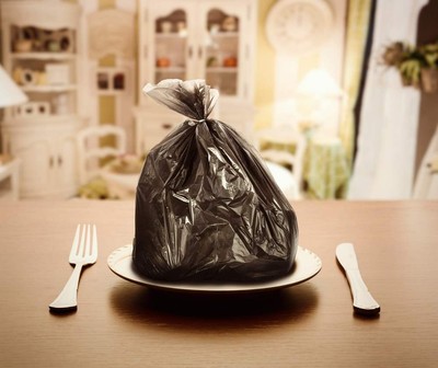 Marnujemy żywność na potęgę. Wyrzucamy niemal miliard ton jedzenia
