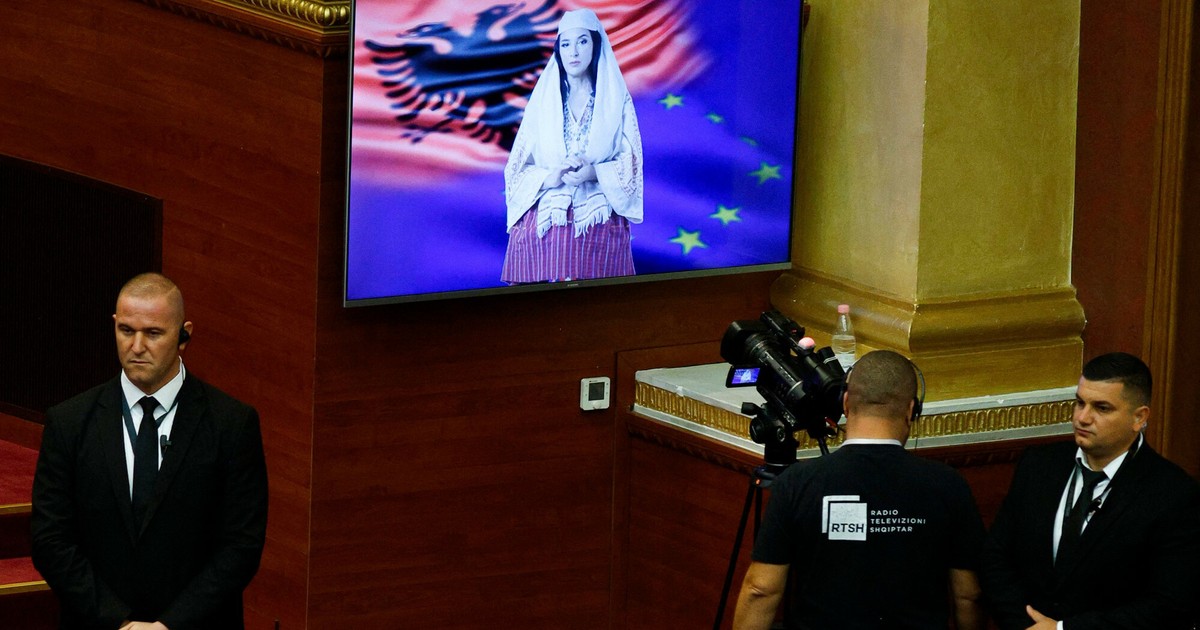 アルバニア。 AIによって作成された大臣は、政府プログラムを提示しました