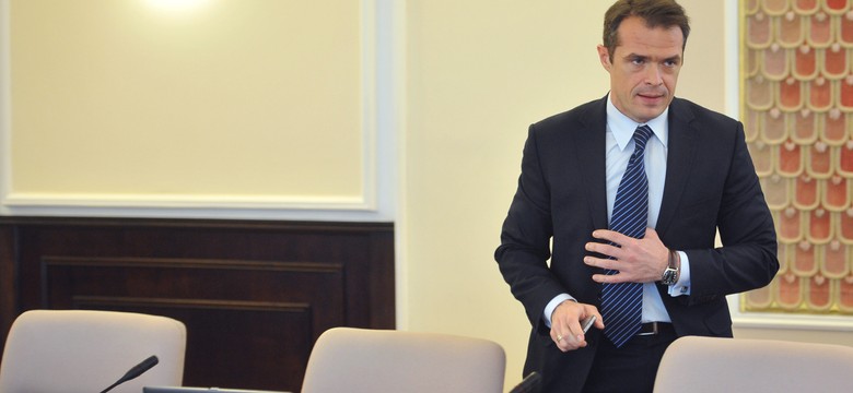 Minister Nowak ogłosi w błyskach fleszy swój prezent dla kierowców