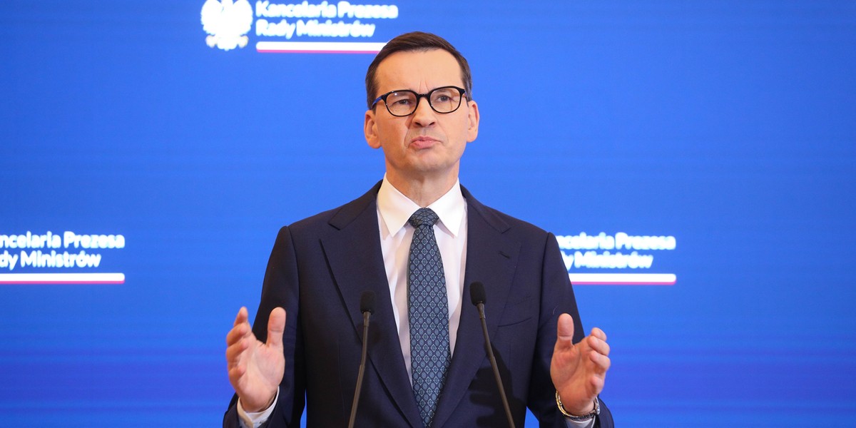 Za czasów premiera Morawieckiego sypano nagrodami w ministerstwach. Ale ostatnie wypłaty, były czasem dokonywane już po wyborach.