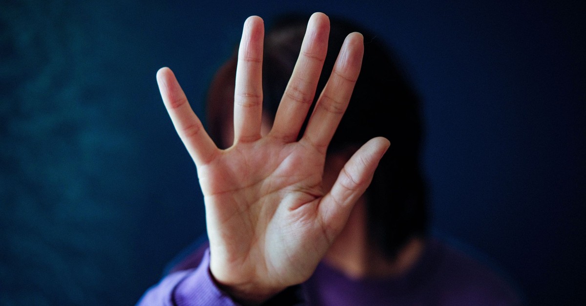 Jak działa procedura Niebieskiej Karty? Po zmianie przepisów obejmuje ona więcej osób