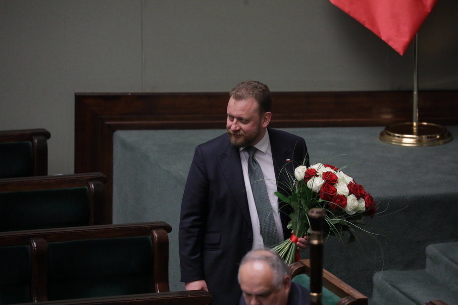 Łukasz Szumowski w Sejmie po głosowaniu nad złożonym przez opozycję wnioskiem o wotum nieufności, 5 czerwca 2020 r. To głosowanie wygrał. Ale dwa miesiące później i tak odszedł z rządu