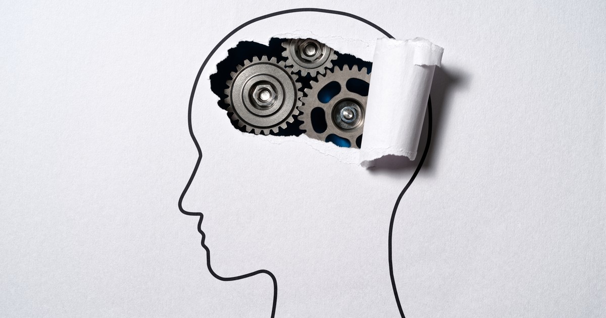 Obwinianie innych i inne szkodliwe uproszczenia. Nasz umysł popełnia wiele błędów — jak ich uniknąć?