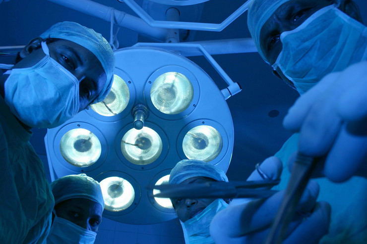 Prva uspešna transplantacija materice između dve žene koje nisu u srodstvu, izvršena je 2011. u Turskoj