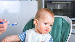 Dziecko marudzi przy jedzeniu? To może być objaw COVID-19