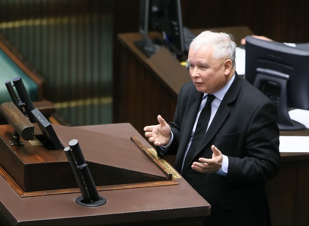 Prezes PiS Jarosław Kaczyński przemawia podczas obrad Sejmu