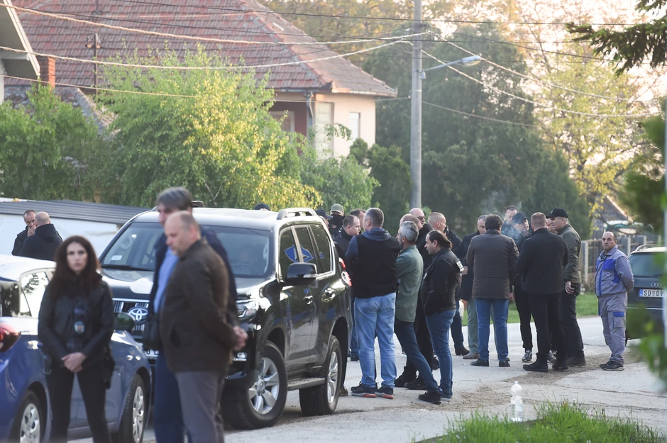 Pripadnici MUP-a u selima Dubona i Malo Orašje