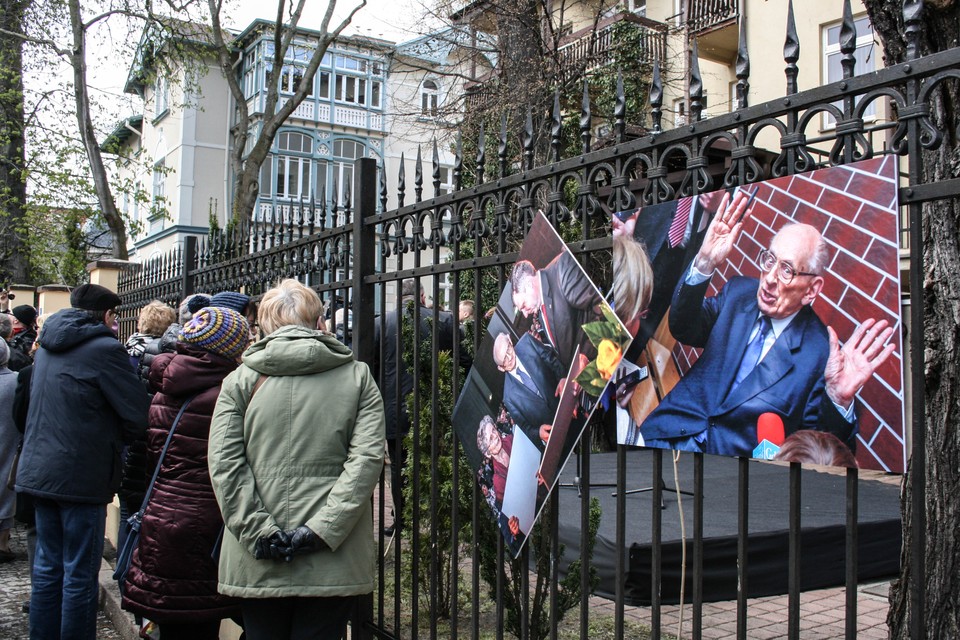 Odsłonięcie tablicy upamiętniającej Władysława Bartoszewskiego