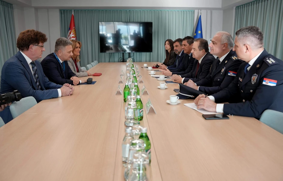 Ivica Dačić dr Mihailo Jovanović nove elektronske usluge MUP-a na Portalu eUprava