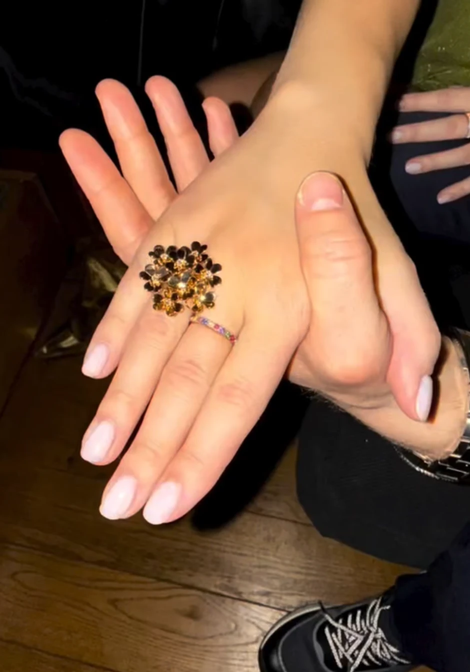 Kija Kockar objavila slike sa dečkom, on je drži za ruku: "Zaklela sam se na vernost"