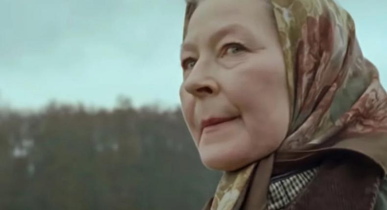 Stella Gonet as Queen Elizabeth II in 'Spencer' 