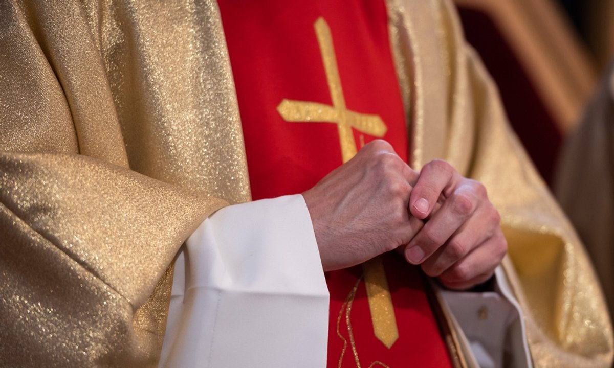 Oszuści wyłudzają pieniądze "na arcybiskupa". Archidiecezja ostrzega wiernych