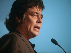 Benicio Del Toro czarnym charakterem na pokładzie Enterprise