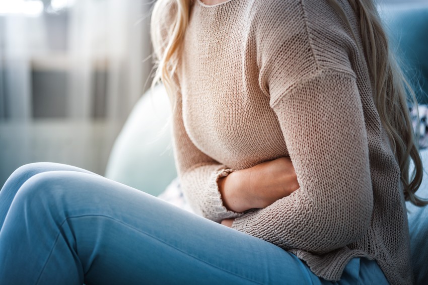 Bol u stomaku obično dolazi i prolazi, i često je praćen osećajem pritiska ili težine u stomaku