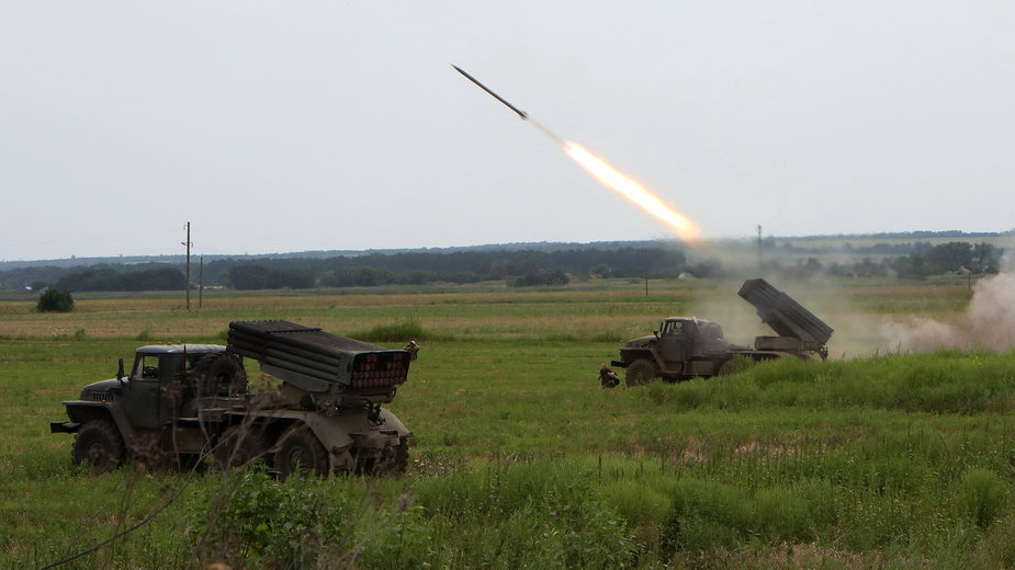 Ukraiński atak rakietowy przy użyciu wyrzutni BM-21 Grad (12.08.2022)