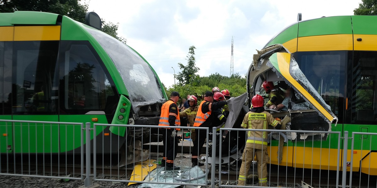 Zderzenie dwóch tramwajów na poznańskiej Starołęce w 2021 r.