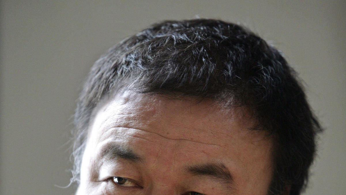 Artysta o światowej sławie Ai Weiwei, którego los pozostawał nieznany od niedzieli, jest obecnie przesłuchiwany przez policję - poinformowała chińska agencja państwowa Xinhua, powołując się na źródła policyjne.