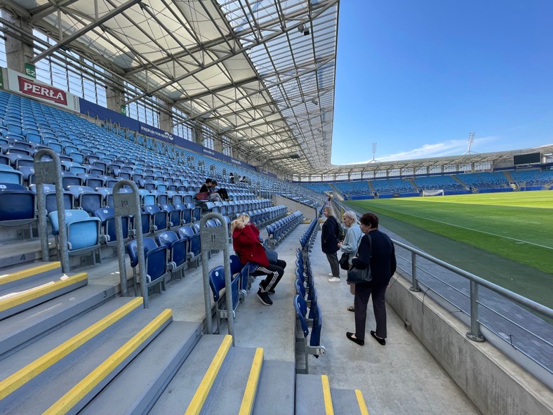 Po godz. 9 na stadionie nie było wielu ludzi