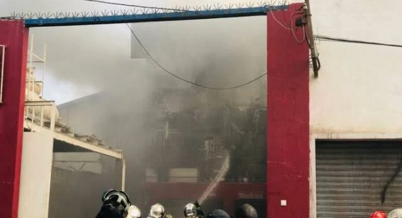 Parcelles Assainies : Une antenne de la Sonatel en feu