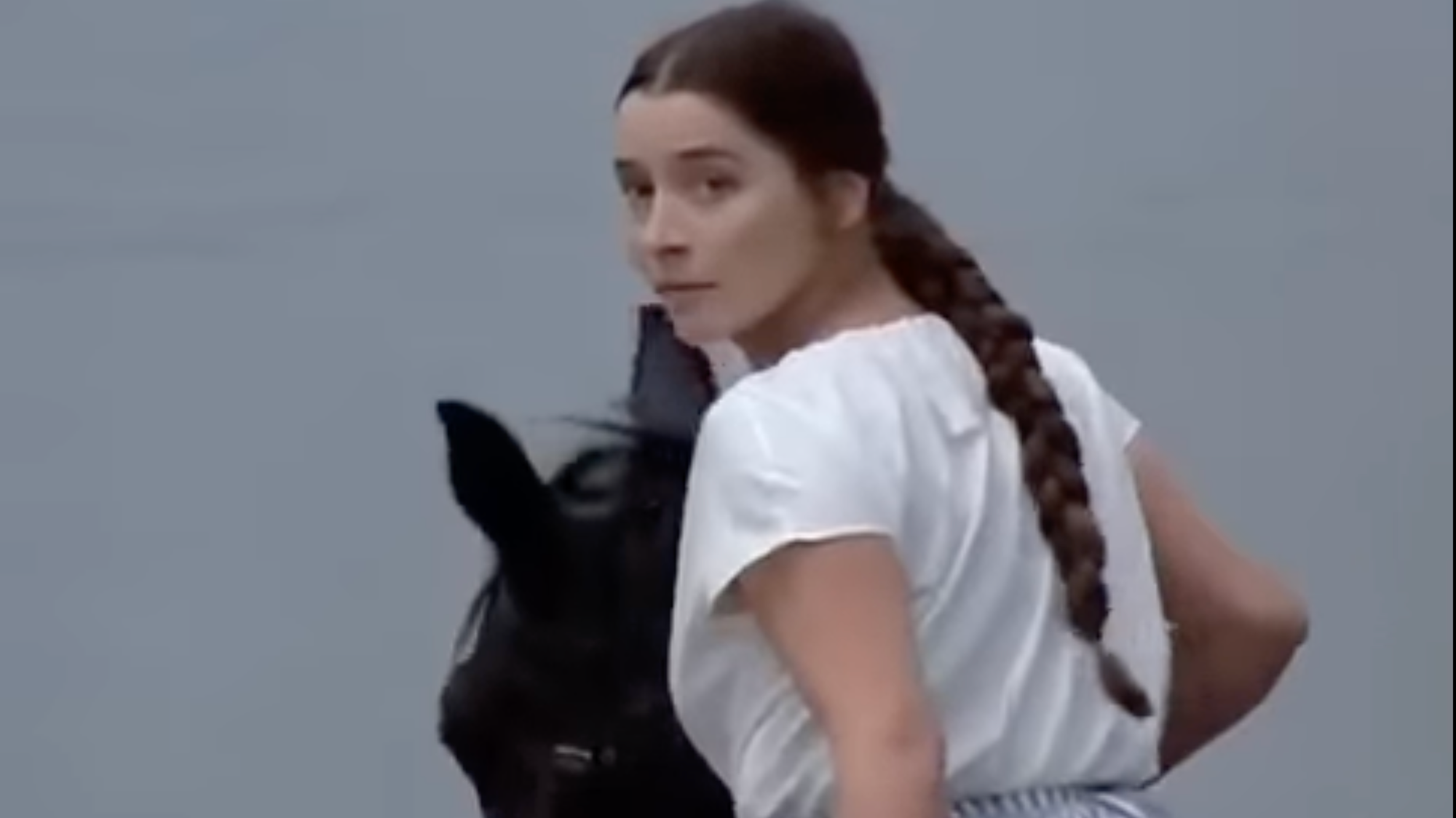 Česká herečka Libuše Geprtová vo filme Babička.