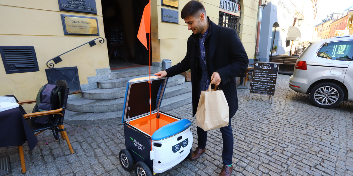 Na ulicach Lublina pojawiły się roboty, które dostarczają jedzenie