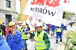 Protest pracowników kopalni Turów przed siedzibą przedstawicielstwa KE