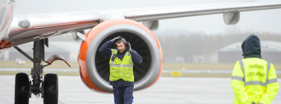 Linie lotnicze mimo aktualnych problemów, koncentrują się na walce o pasażerów w przyszłości, zbrojąc swoje floty w nowe samoloty