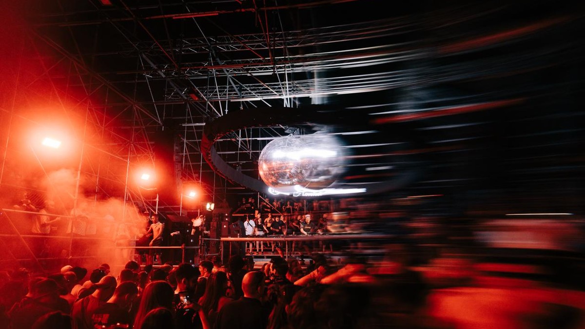 Raw Stage