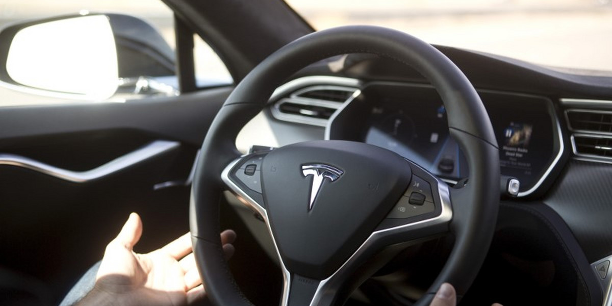 Tesla says that owners should keep their hand on the wheel when Autopilot is active.