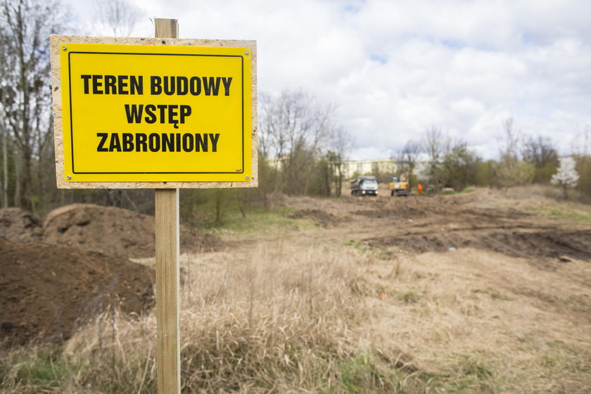 Budują drogę na os. Lotnictwa Polskiego