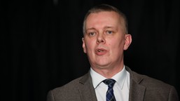 były szef abw zwolniony dyscyplinarnie. siemoniak o powodach wydalenia ze służby