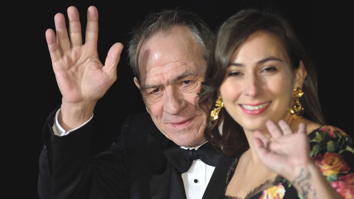 Tomi Li Džouns i njegova ćerka Viktorija Džouns