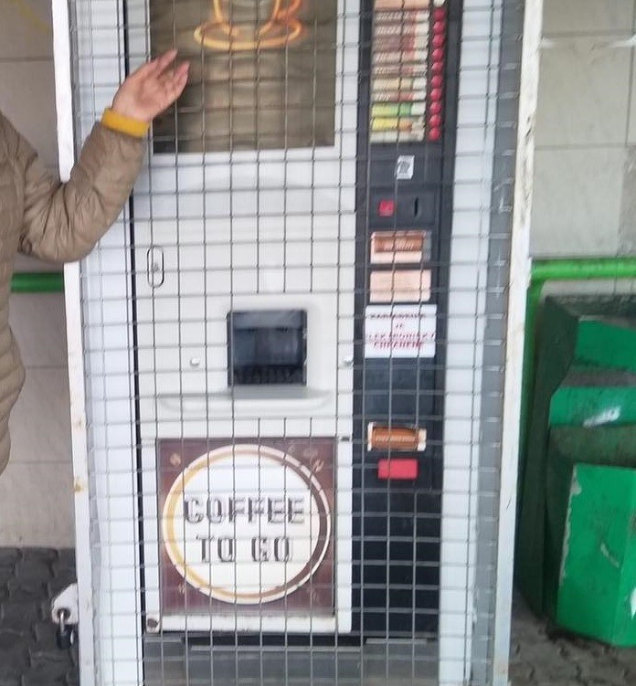 Automat na kávu v Liptovskom Mikuláši. 