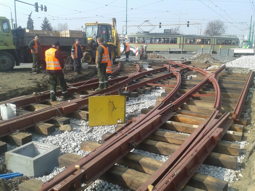 Trwa remont torowiska. Kolejny etap ruszy po świętach