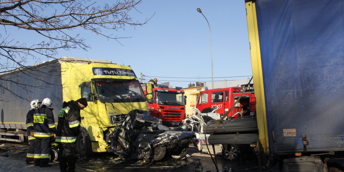 Tirowiec odpowie za masakrę na drodze