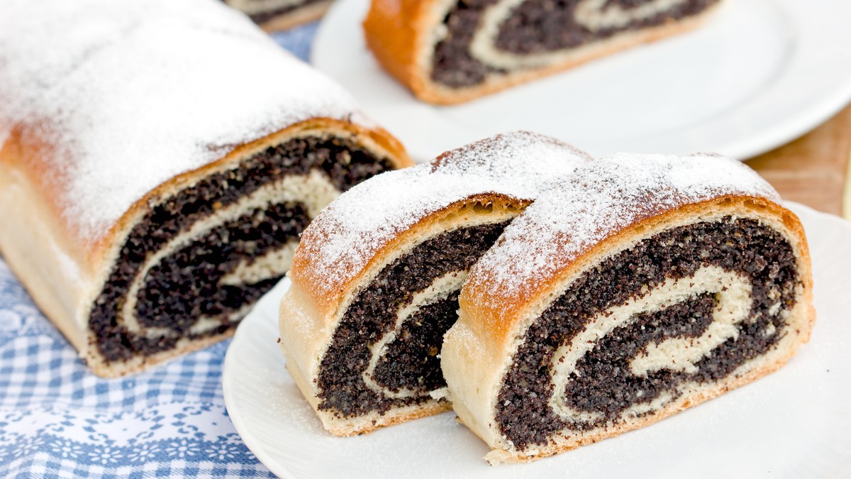 Posna štrudla sa makom - recept koji svima uspeva: Ovaj premaz obezbeđuje hrskavu koricu