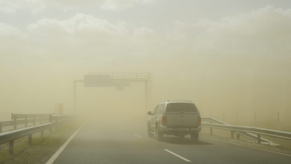 HUNGARY WEATHER SANDSTORM (Sanstorm hits Hungary)