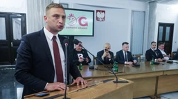 duda ułaskawił bąkiewicza. kara za atak na babcię kasię częściowo umor
