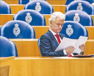 Nie tylko w Holandii rząd okazał się kruchy