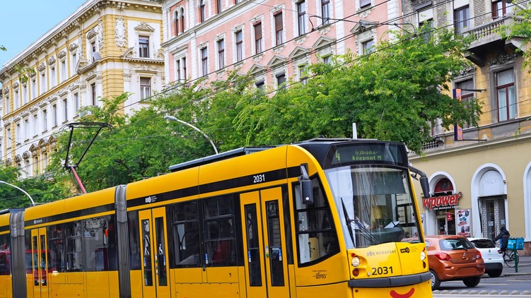 villamos, baleset budapest