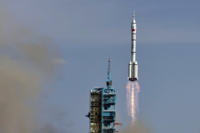 Lansiranje misije Šendžou-20 na raketi "long marč 2F" iz Centra Điukvan, Kina, 24. aprila