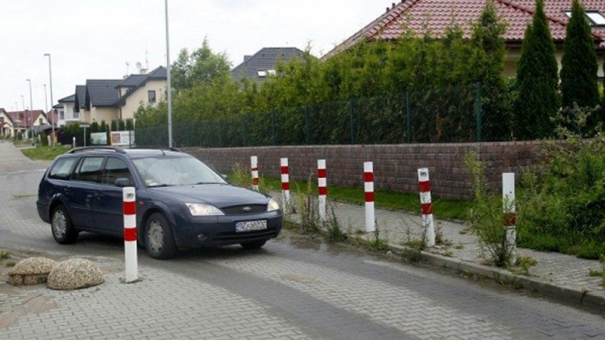 Blokady na końcu ulicy Zaściankowej nie pojawią się przynajmniej do końca września - informuje Moje Miasto Szczecin.